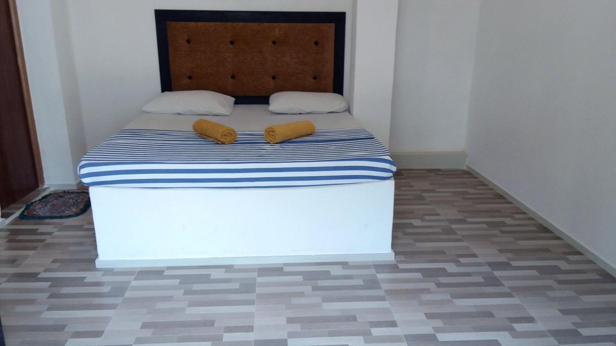 Share Safari House Udawalawe Bed & Breakfast Ngoại thất bức ảnh