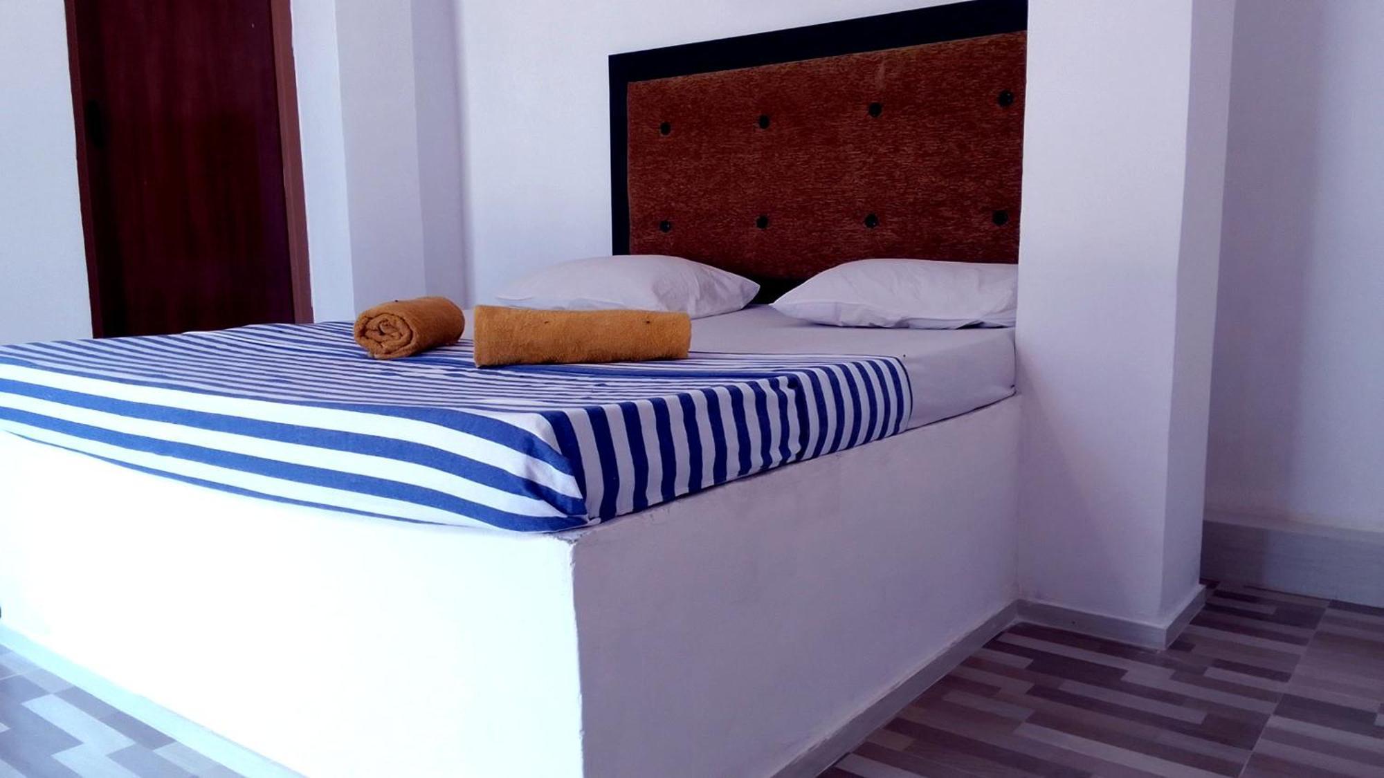 Share Safari House Udawalawe Bed & Breakfast Ngoại thất bức ảnh